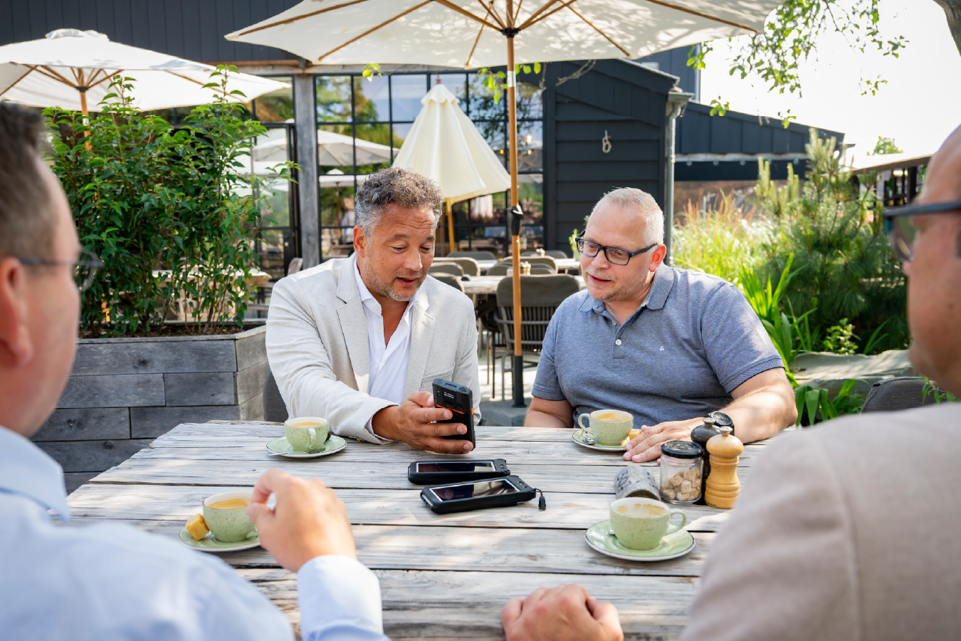 collega owen en emile met untill handhelds